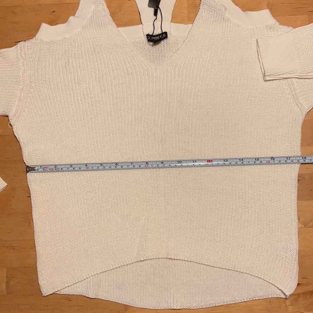 Express Women’s Top - Picture 10 of 11